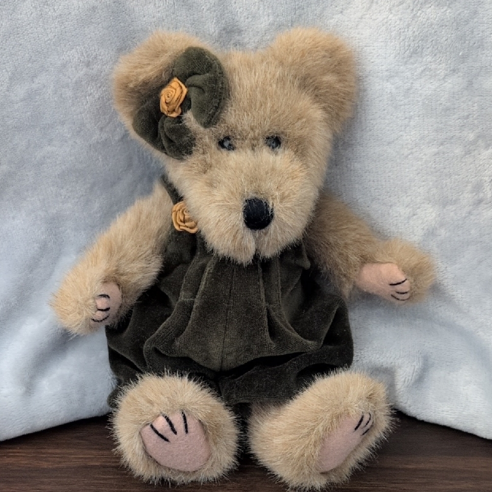 Boyds Bears Lillian K. Bearsley Plush Teddy with Green Dress